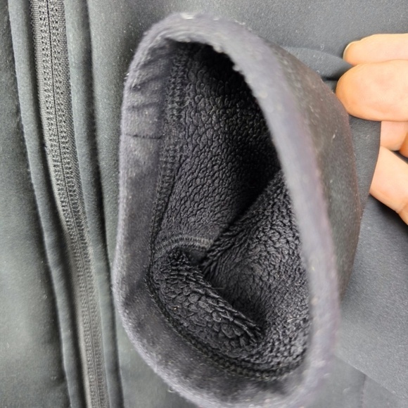 Burton AK Roll Softshell Dryride Jacket - Women's Small- Black - Picture 5 of 12